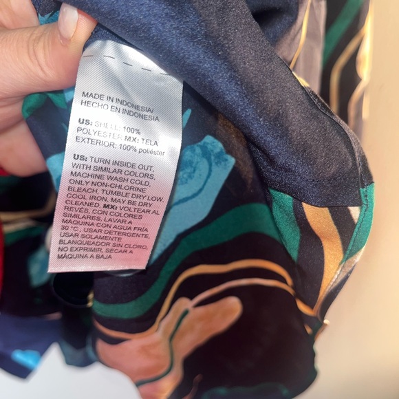 Chico's Size 1 Navy and Teal Floral Blouse - Picture 7 of 10